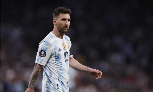 震惊！男子胃里找到两把放了27年的牙刷